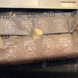 Brand New Jeffree Star Cremated Palette